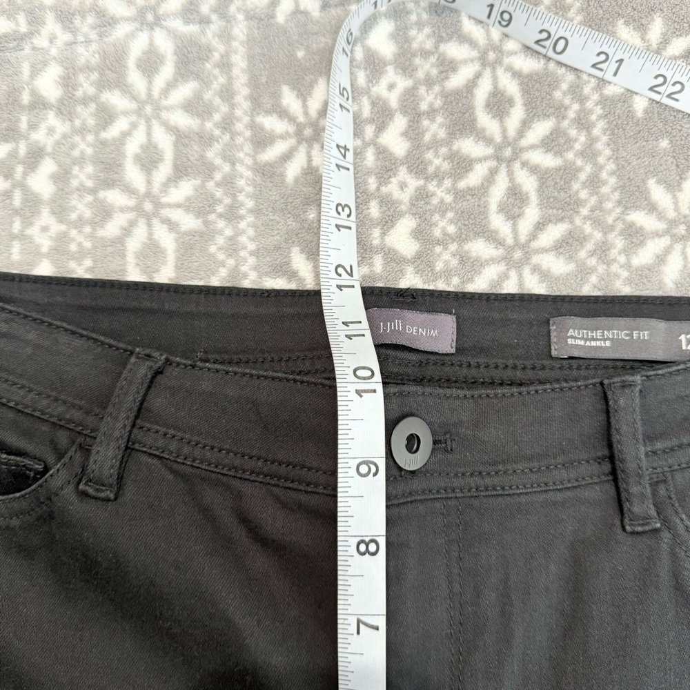 NWOT J. Jill Authentic Fit Slim Ankle Jeans In Black Ankle Button Detail 12 Tall - Picture 10 of 11